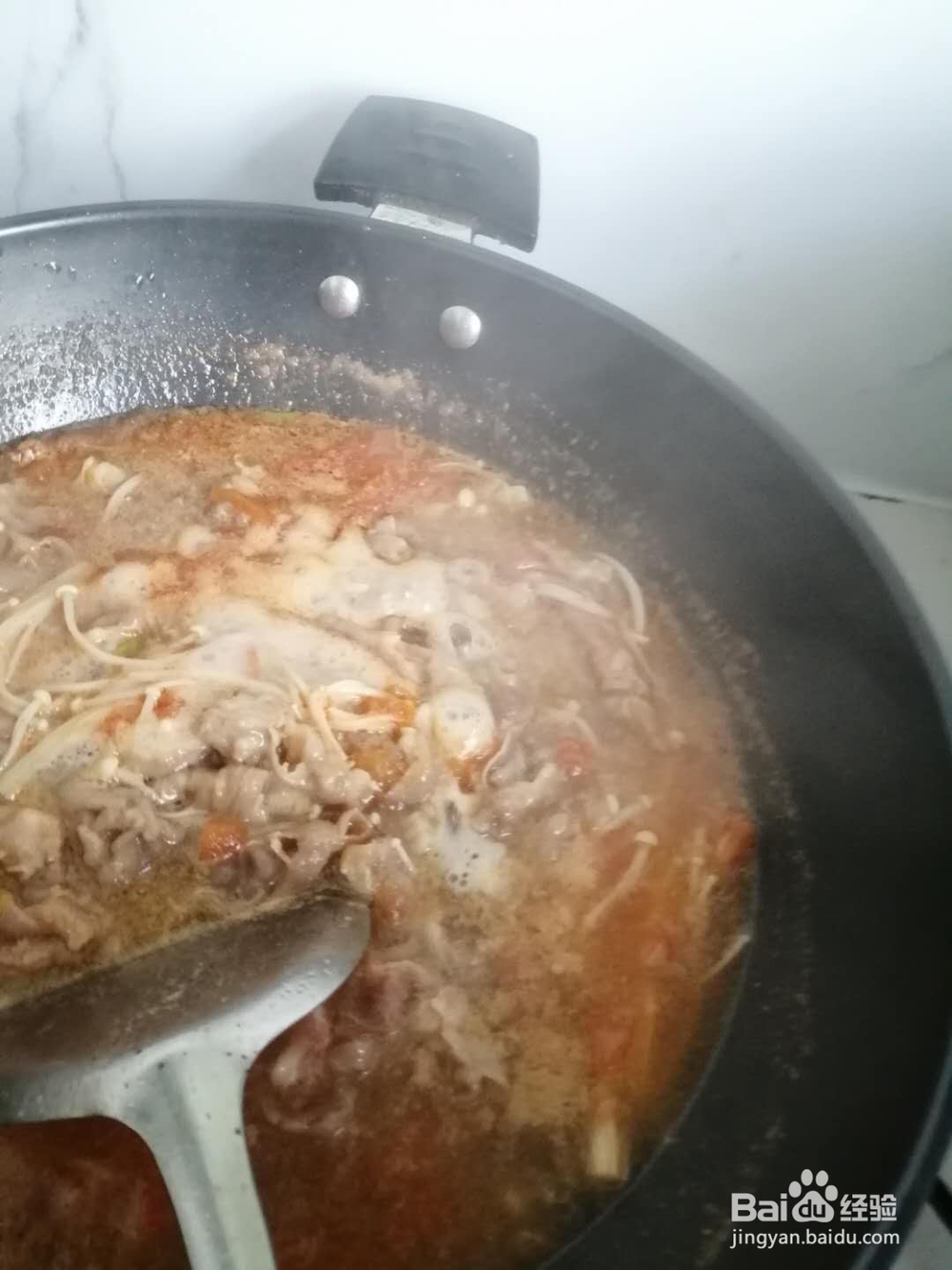 怎样做番茄肥牛金针菇汤?