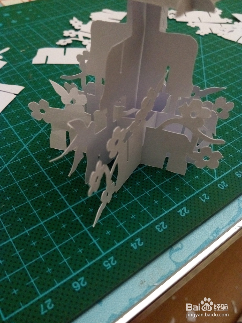 DIY手工剪纸3D立体鸟屋