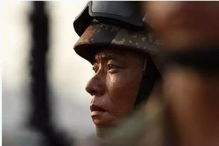 怎么形容军人的步伐呢