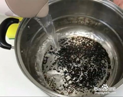 康宁锅底部烧黑怎么清洗