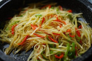 醋溜土豆丝家常菜怎么做详细教程讲解