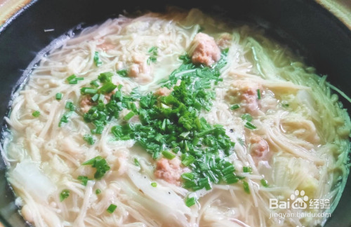 金针菇白菜肉丸汤