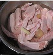 家常香卤鸭翅的做法