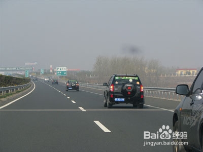 高速公路行车紧记六点