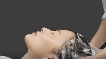 预防脱发,从正确的洗头方法开始