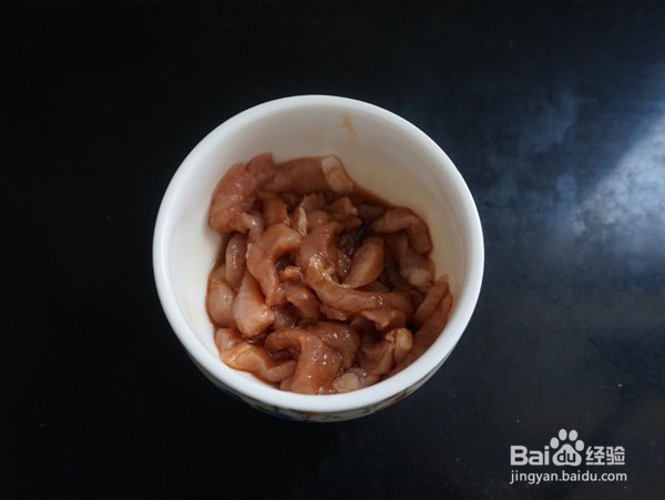 荠菜炒肉丝怎么做？