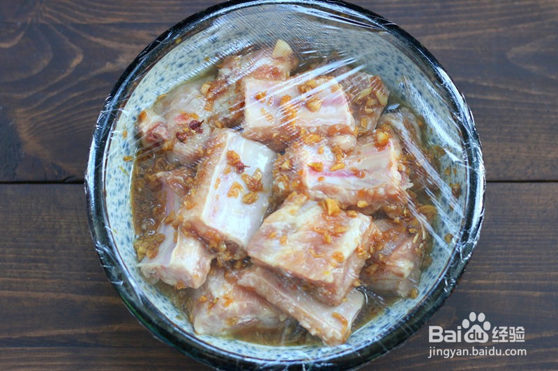 美味难挡、软嫩易脱的蒜蓉蒸排骨