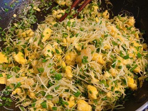 手抓饼版韭菜盒子