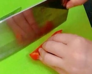 食补养生芹菜墨鱼的做法