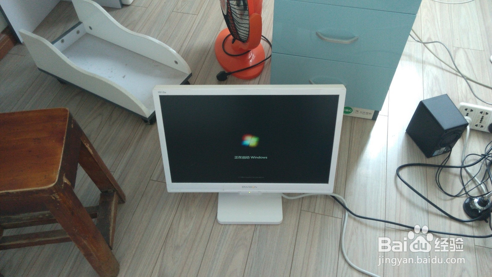 如何连接电脑的单个部件并开机