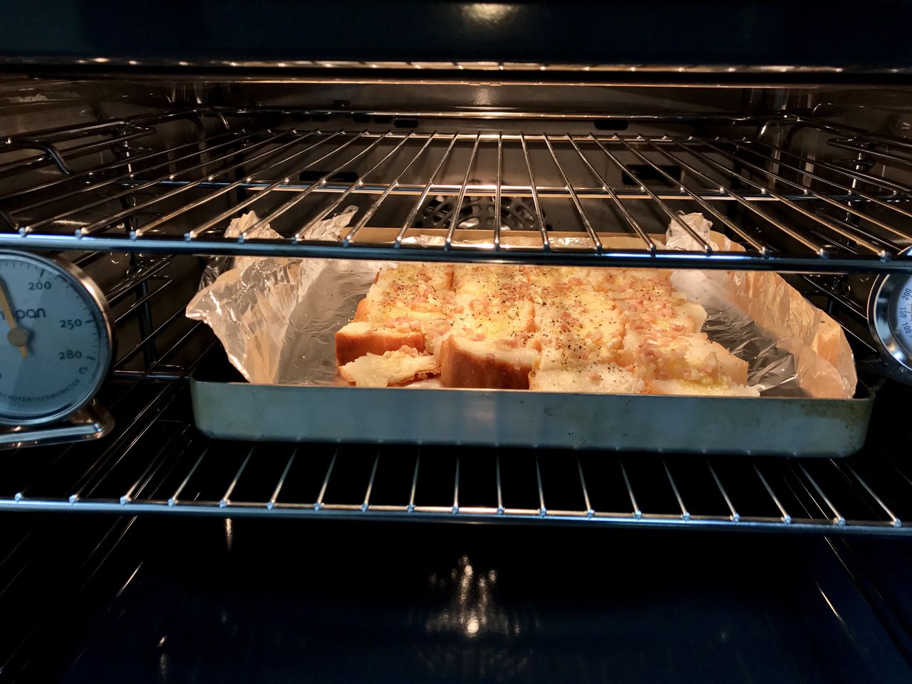 蒜香烤吐司，味道真是棒极了！