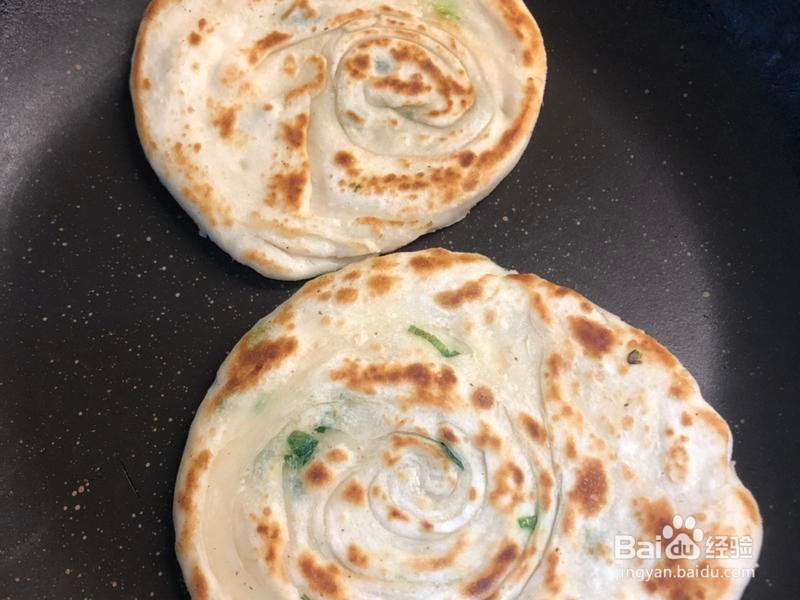 圈圈的葱油饼的做法