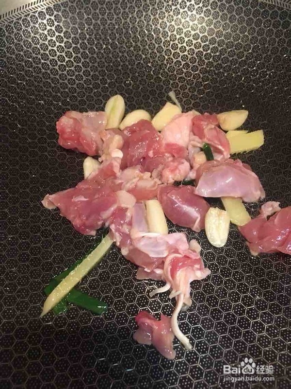 海鲜虾炒鸡的做法