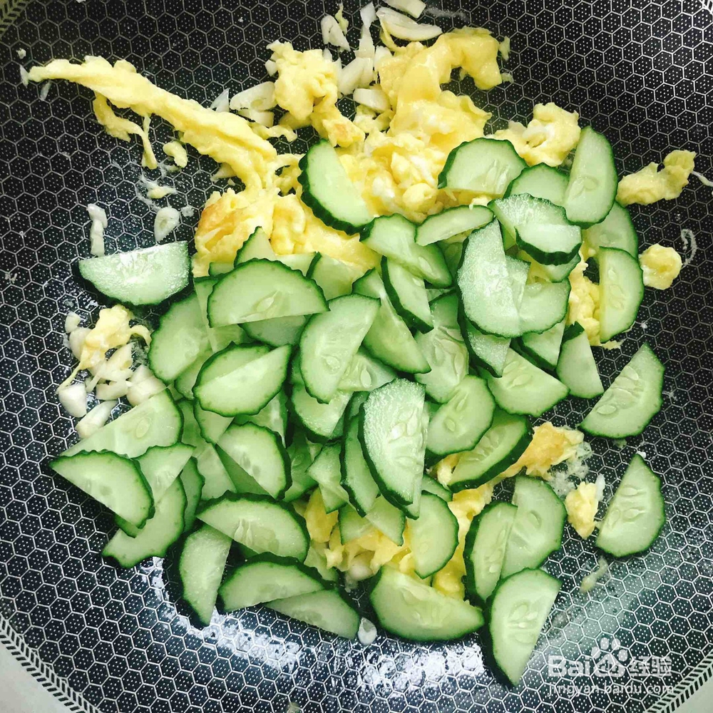 如何做美味的青瓜炒鸡蛋