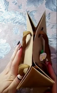 怎样给手提袋上锁