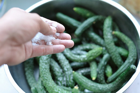 夏季祛暑必备良品，辣酱凉拌黄瓜帮你降温