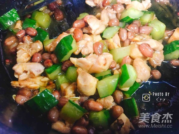 超级下饭的三色鸡丁