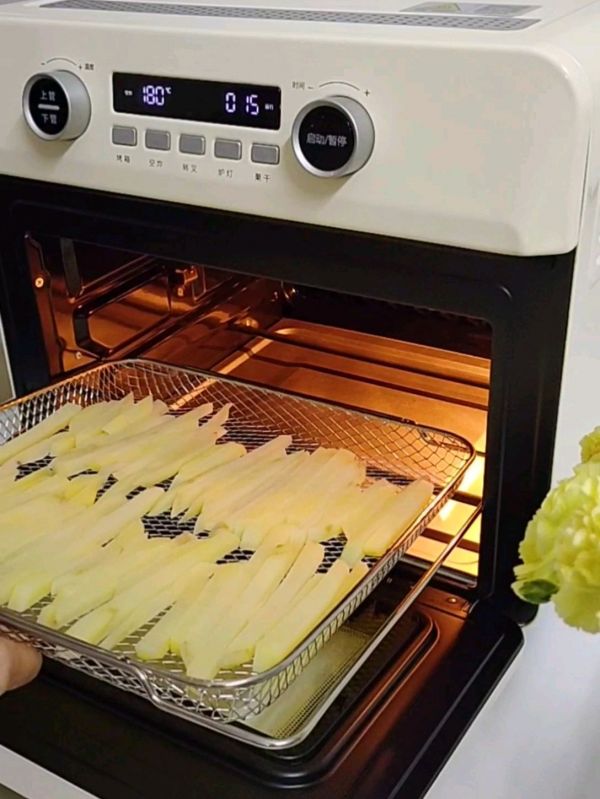 健康无油烘烤薯条