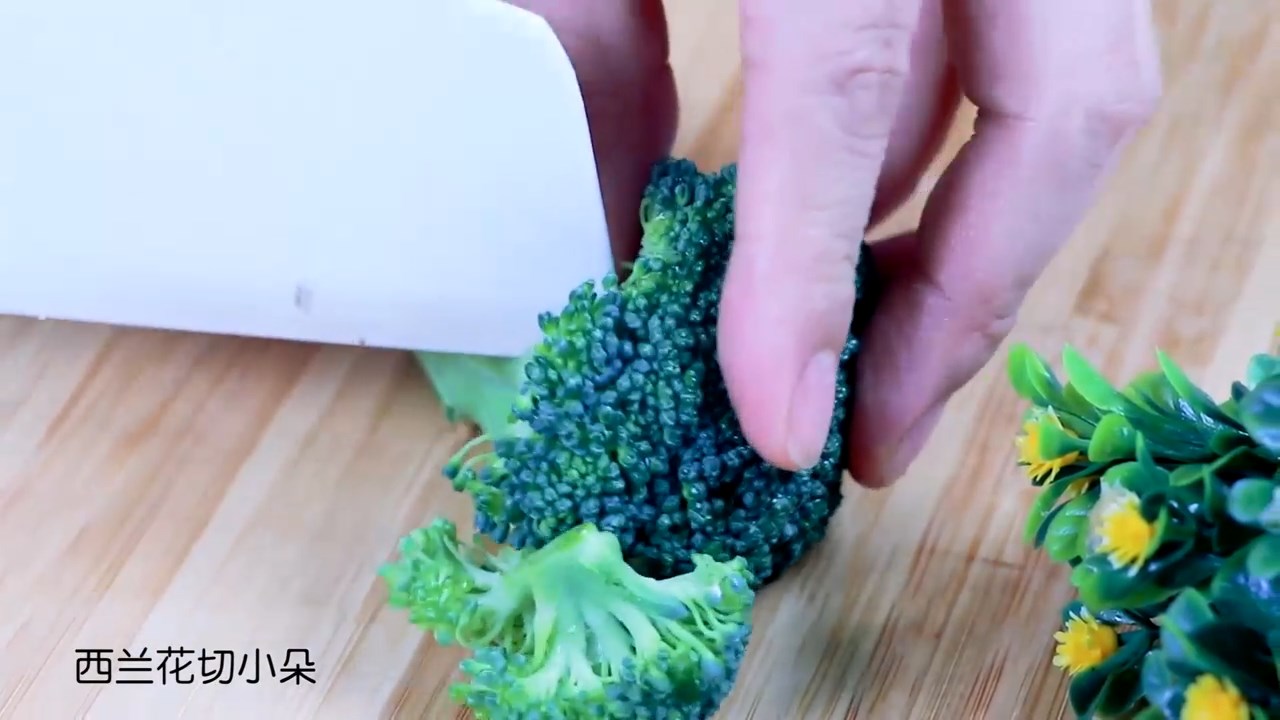 怎么做西兰花虾仁菌菇汤