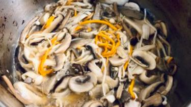 鲜到起飞的菌菇汤