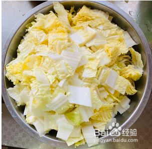 白菜炖粉条加豆腐泡老公最爱吃的