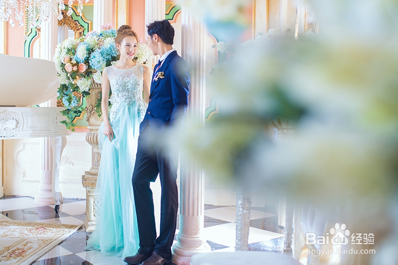 圆脸新娘如何打造V脸妆容