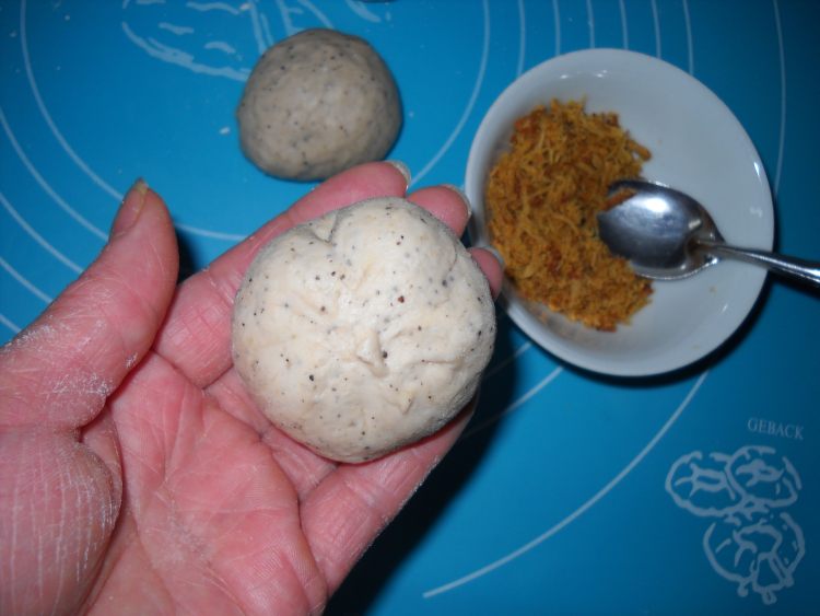 想吃黑豆肉松餐包？轻轻松松就能学会