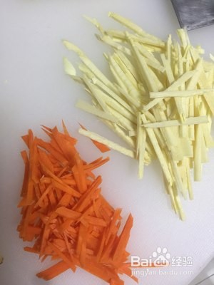 食补养生芹菜肉丝笋香干还有胡萝卜的做法