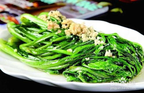 如何做蒜蓉油麦菜。
