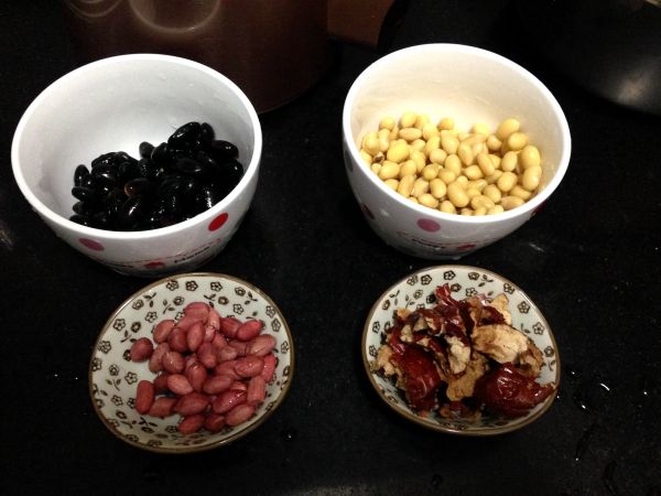 红枣花生双豆浆