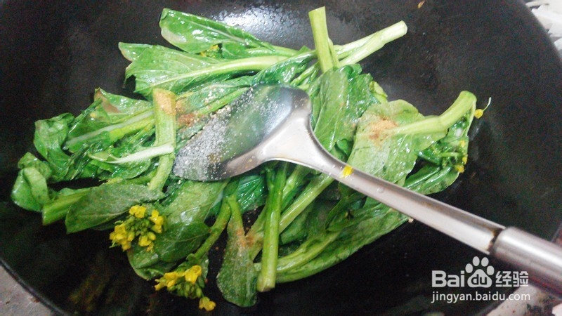 清炒蒜香菜心。