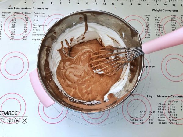 巧克力果酱慕斯蛋糕