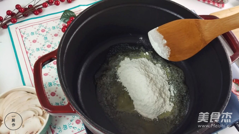 大餐必备之奶油蘑菇浓汤