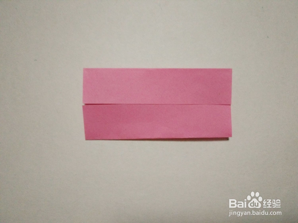 粉嫩的十二瓣立体纸花的折纸方法