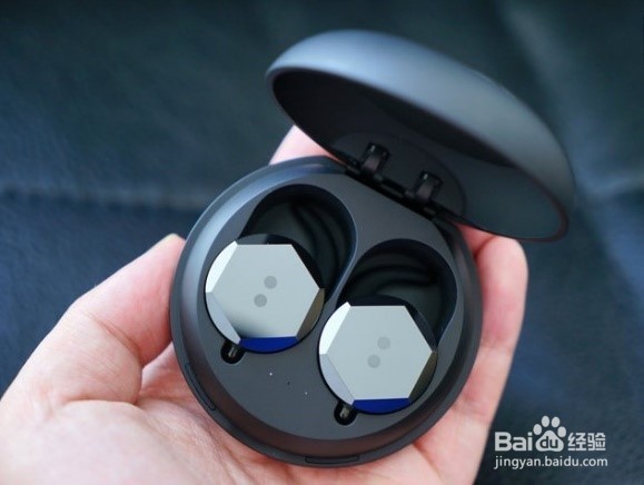 如何正确使用BUTTONS耳机