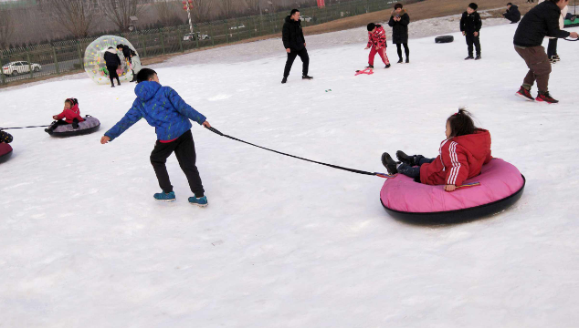 雪地滑轮胎游戏叫什么