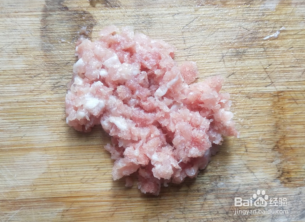 温水蛋液，制作鲜美嫩滑的肉末蛋羹