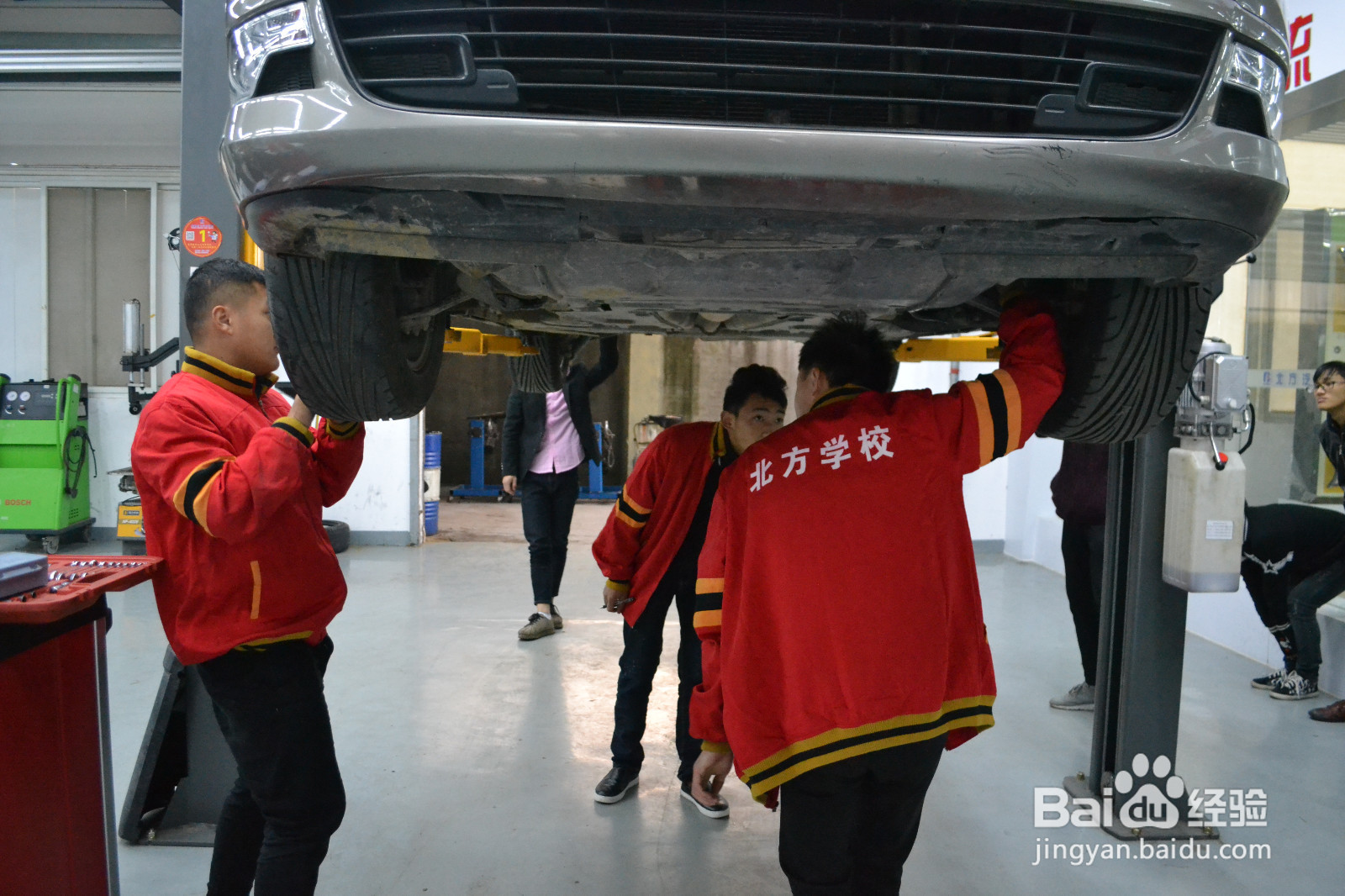 雨刷片刮不干净? 砂纸打磨可以翻新雨刷