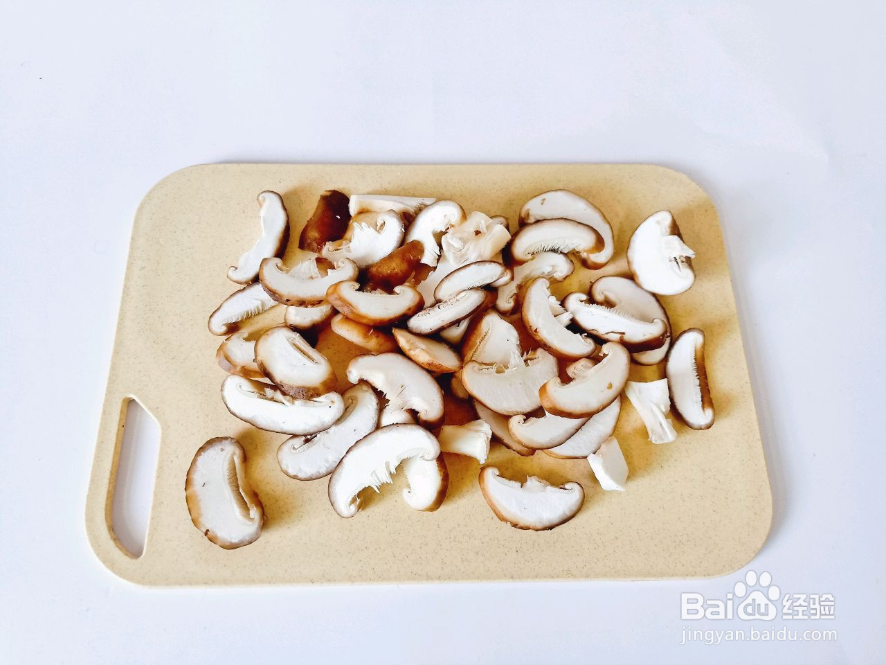 香菇焖鸡腿的做法