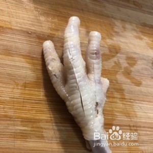 食谱:酸辣无骨鸡爪的具体做法
