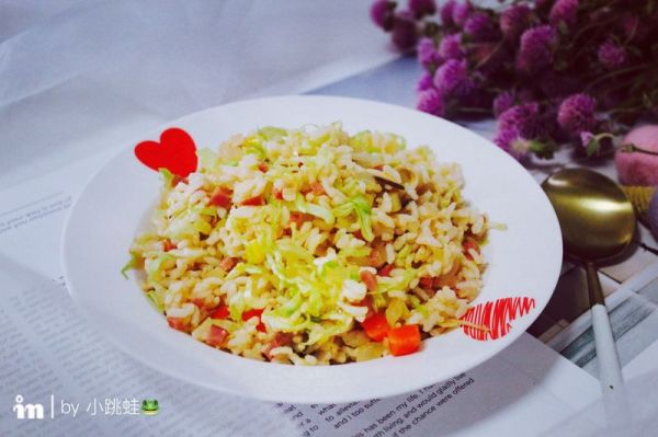 卷心菜香肠炒饭