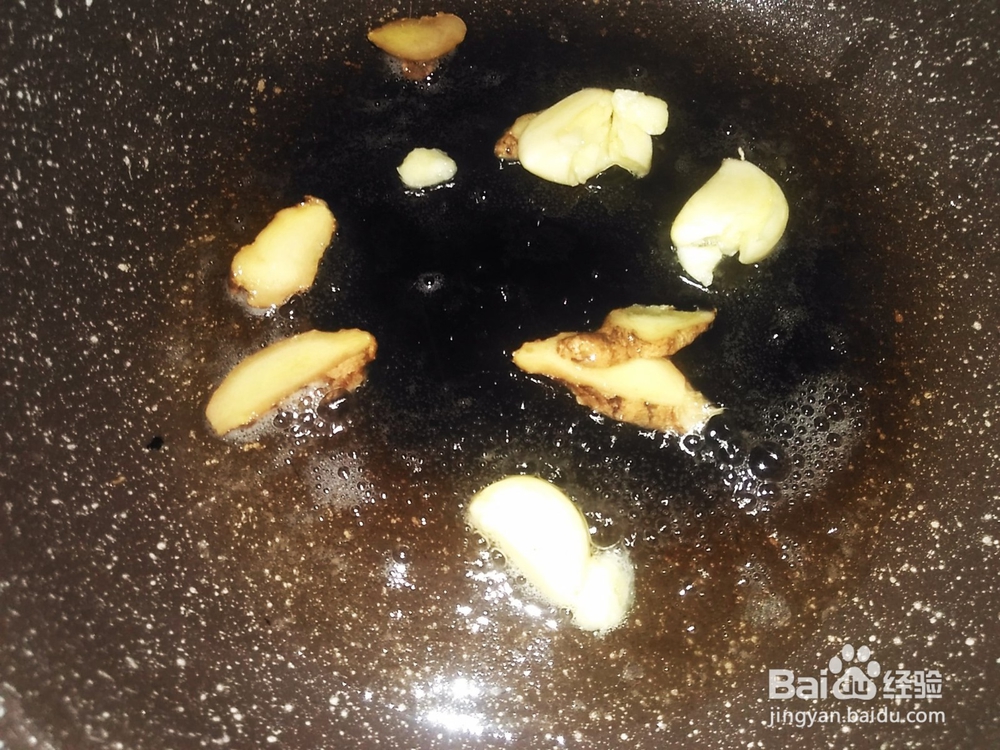 小芋头焖土鸭的家常做法