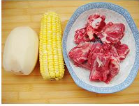 冬季暖身滋补汤—玉米莲藕排骨汤