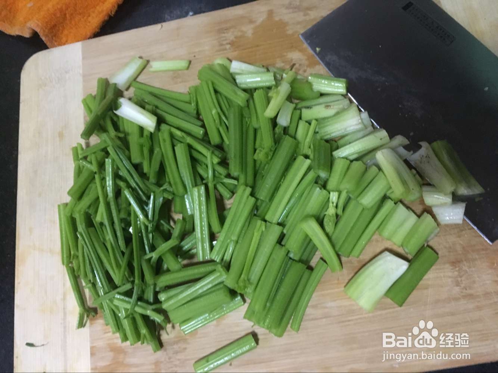 怎样做好一道美味的菜：芹菜香干