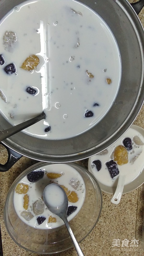 三色芋圆牛奶西米露