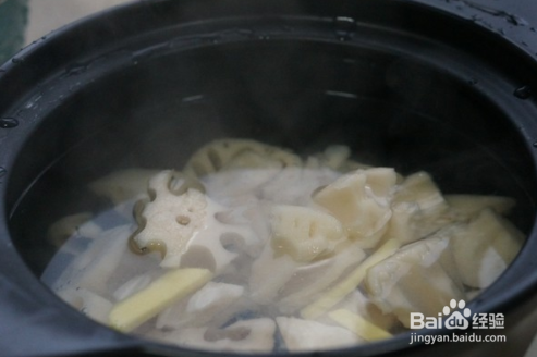 茶油莲藕鸭汤的做法