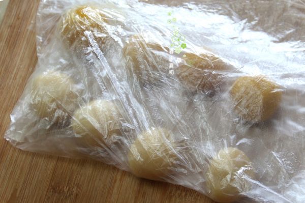 和果子板栗蓉桃山