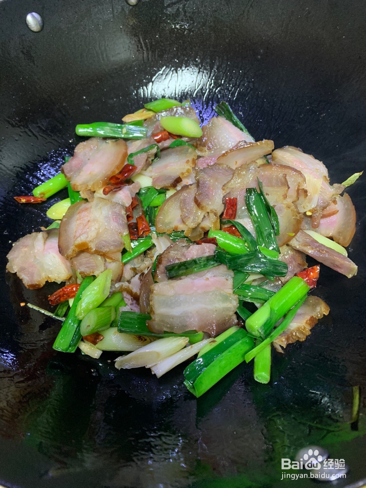 蒜苗炒腊肉的家常做法