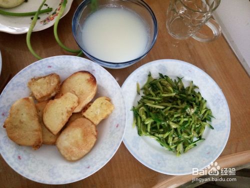 鸡蛋煎馒头片-美味营养早餐