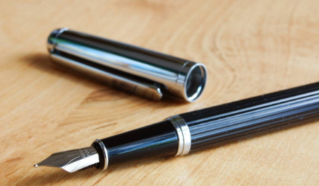 请详细介绍一下国内的钢笔品牌。